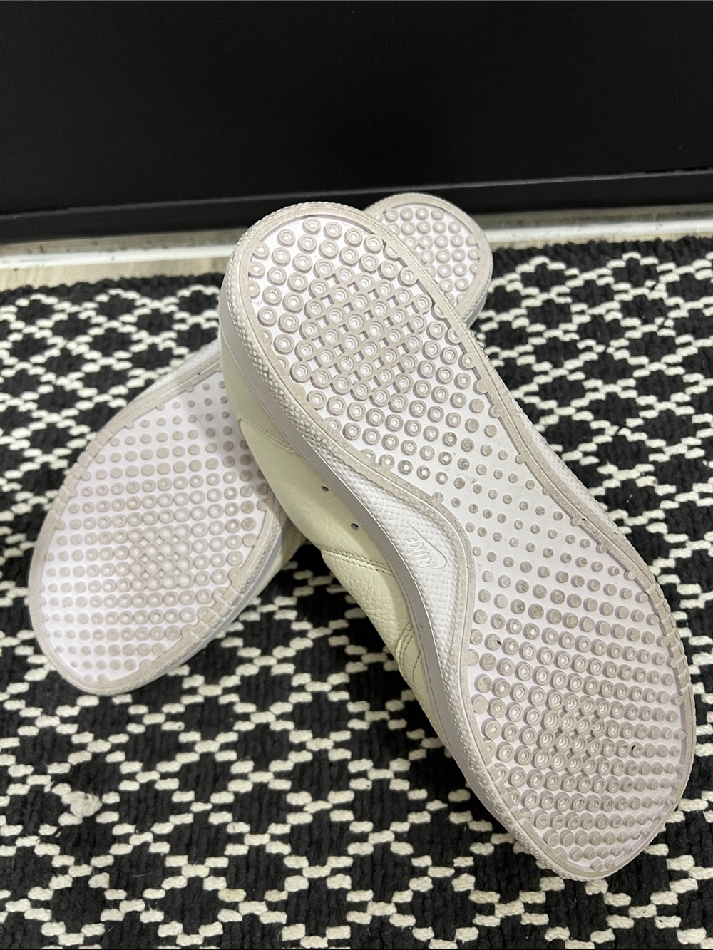 Nike Vintage Court Shoes - Picture 4 of 4